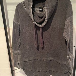 Turtle neck pullover